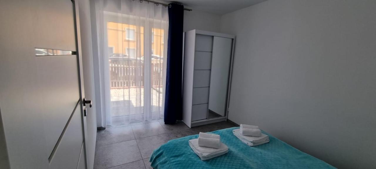 Apart Baltyk Pokoje & Apartamenty Леба Екстериор снимка