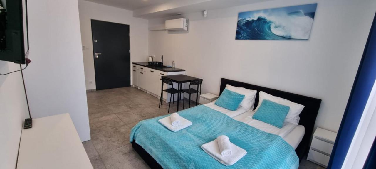 Apart Baltyk Pokoje & Apartamenty Леба Екстериор снимка