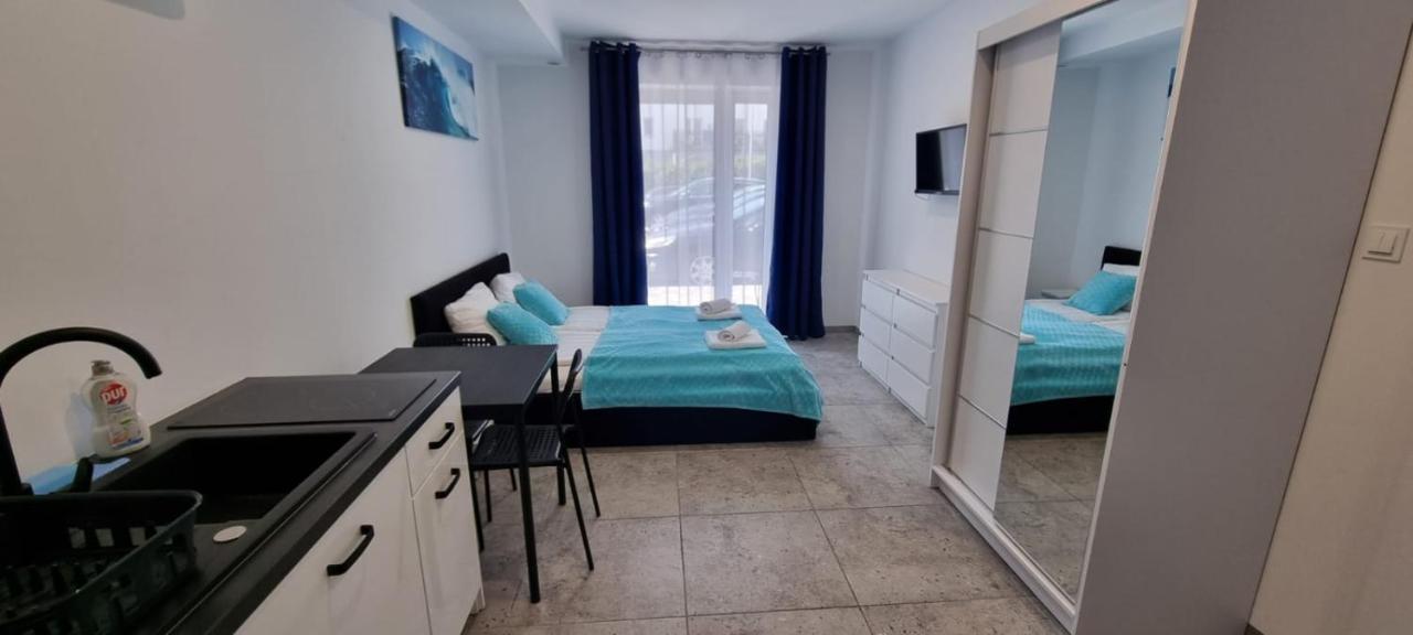 Apart Baltyk Pokoje & Apartamenty Леба Екстериор снимка
